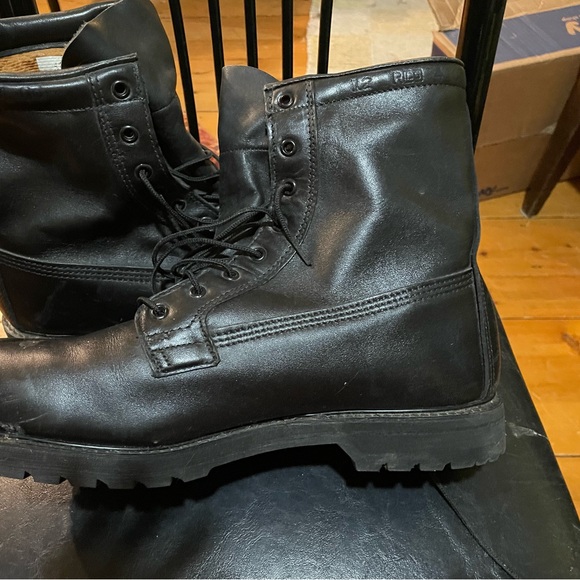 Combat leather boots sz 11.5R brand new waterproof, Vibram sole and Gortex lined